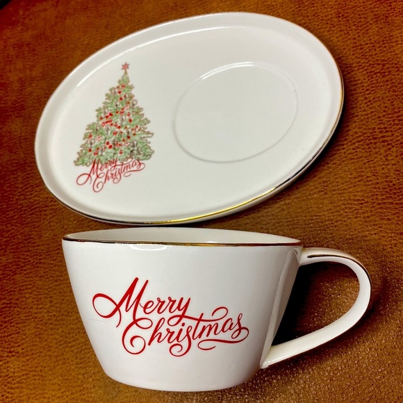 Star Tree Scallop
by GRACE'S TEA-WARE Snack Plate & Cup Set - Picture 4 of 8